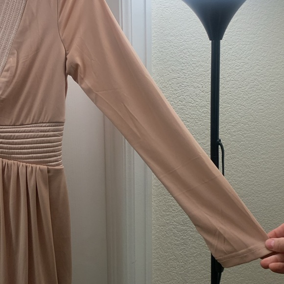 Gorgeous Cream/Peach Long Sleeve Dress - Picture 4 of 13